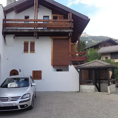 Mollens Chalet Apartment