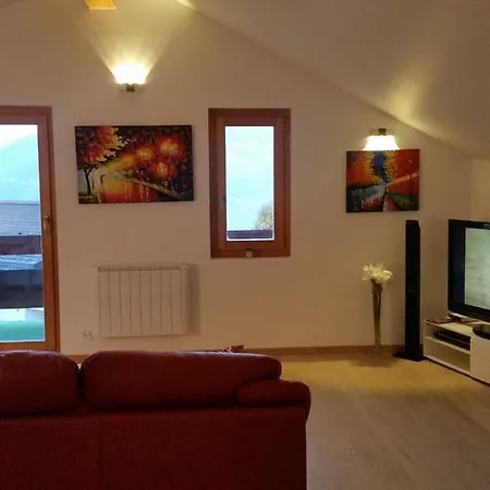 Mollens Chalet Apartment